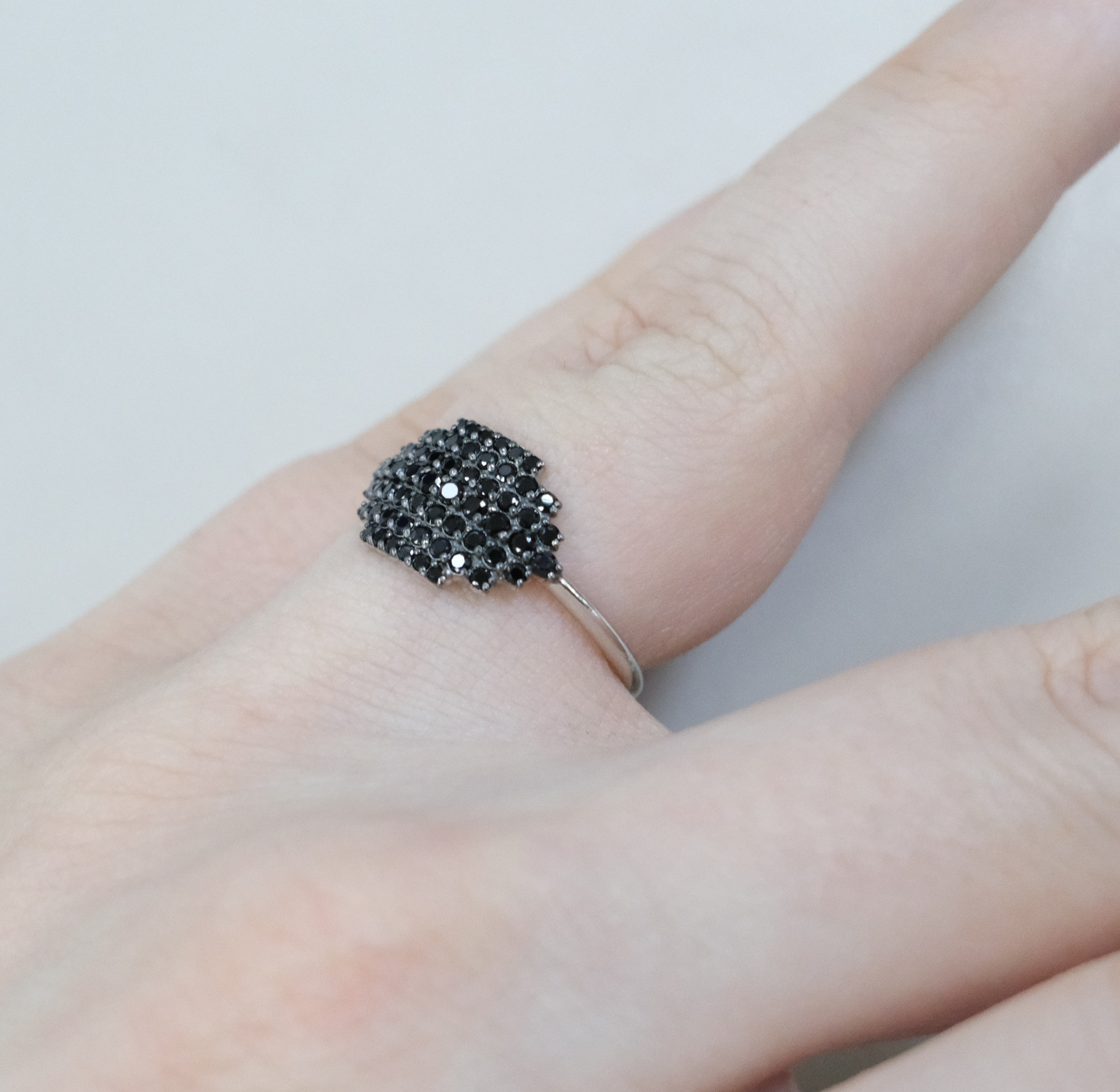 Серебряное кольцо со шпинелью